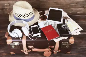 Gadgets de viaje, artículos de viaje útiles, equipo de viaje.