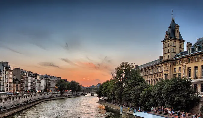 Hostales en París recomendados para tus vacaciones