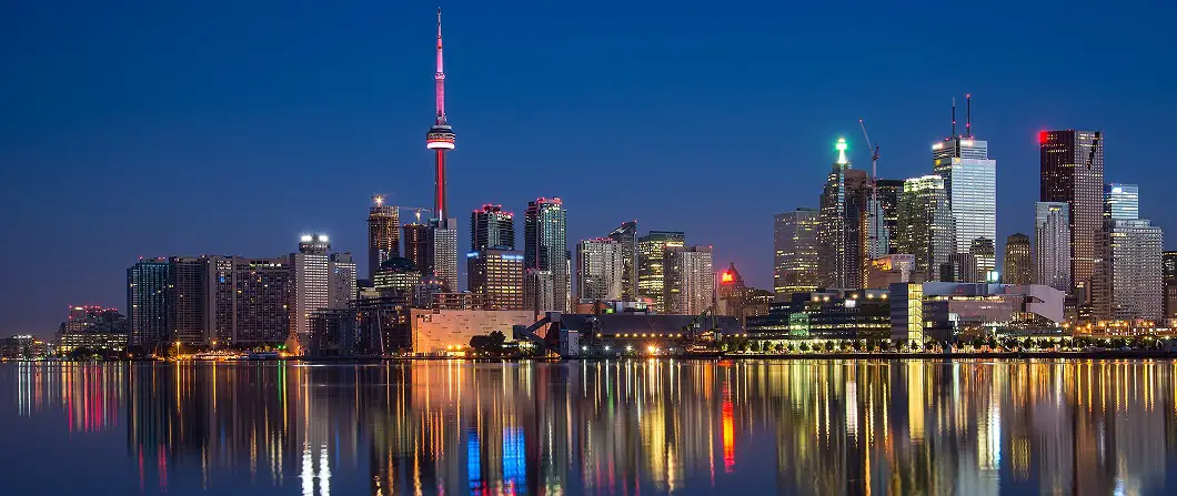 Descubra las mejores cosas que hacer, ver y experimentar en Toronto, Canadá.