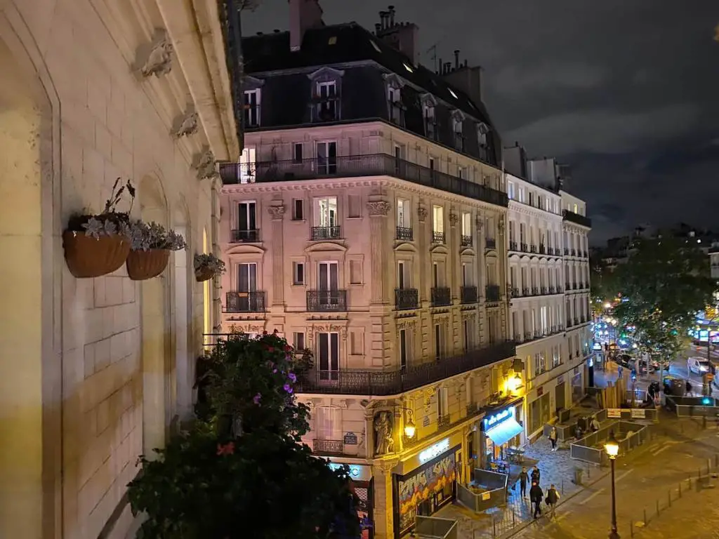 HOTEL EN PARIS