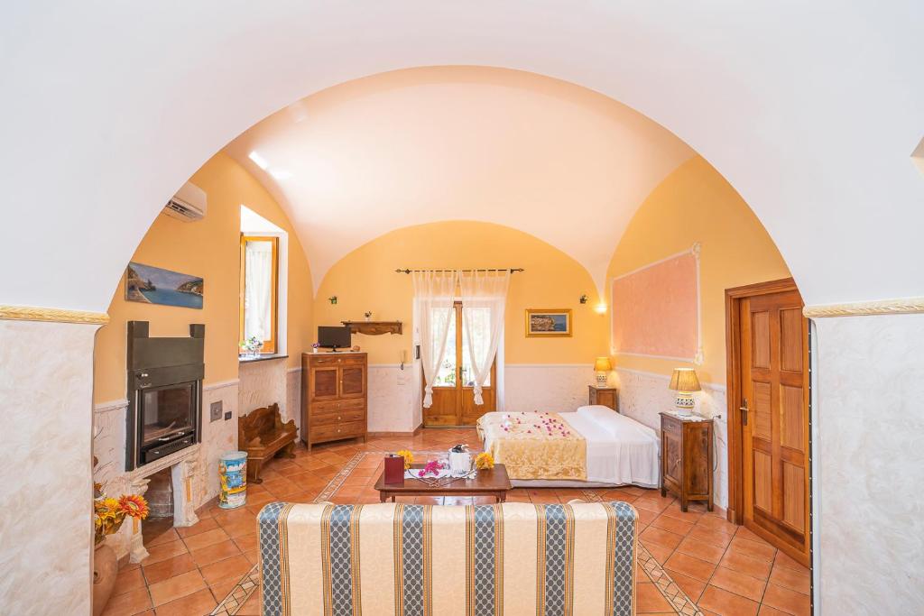 HOTEL EN MAIORI