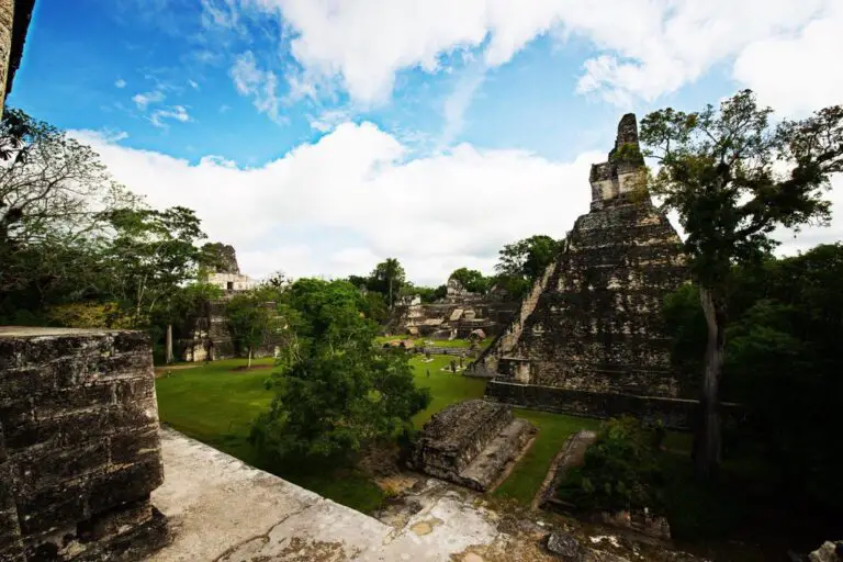 Cobán al Parque Nacional Tikal – Mejores rutas y consejos de viaje