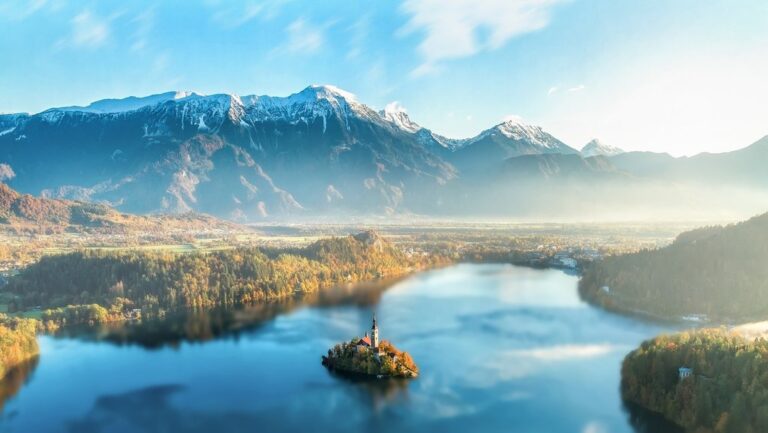 Explore la magia de Eslovenia: Liubliana y el lago Bled – 5 días