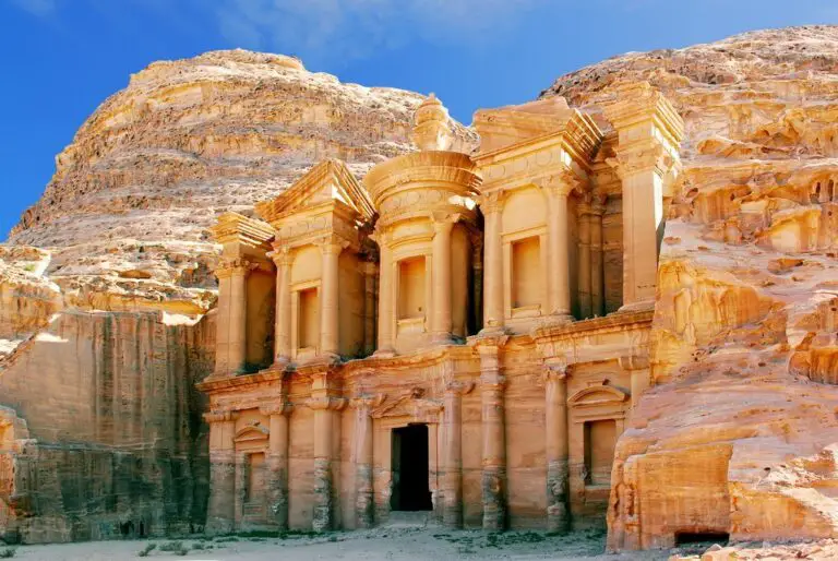 Cómo llegar a Petra: mejores rutas y consejos de viaje
