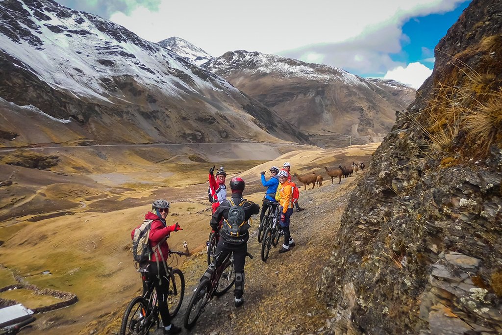 Valle del Sacrey y tour en bicicleta Machu Picchu