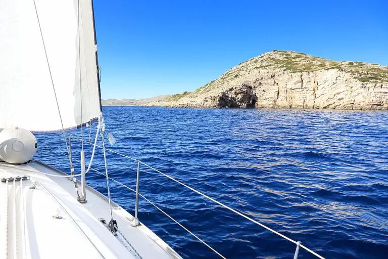 Navegando por Dalmacia: Vis, Korčula, Hvar y Brač – 6 días