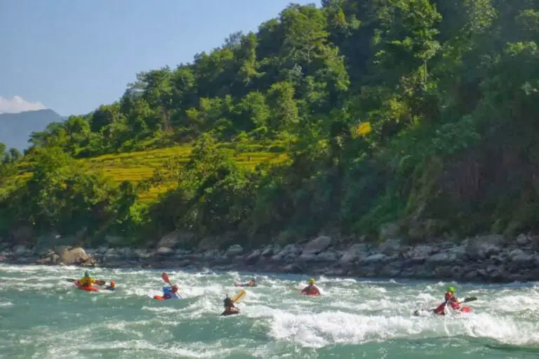 Viaje de rafting y kayak en Tamur – 14 días