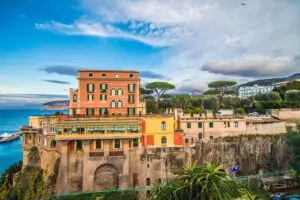 Sorrento a Nápoles: las mejores rutas y consejos de viaje