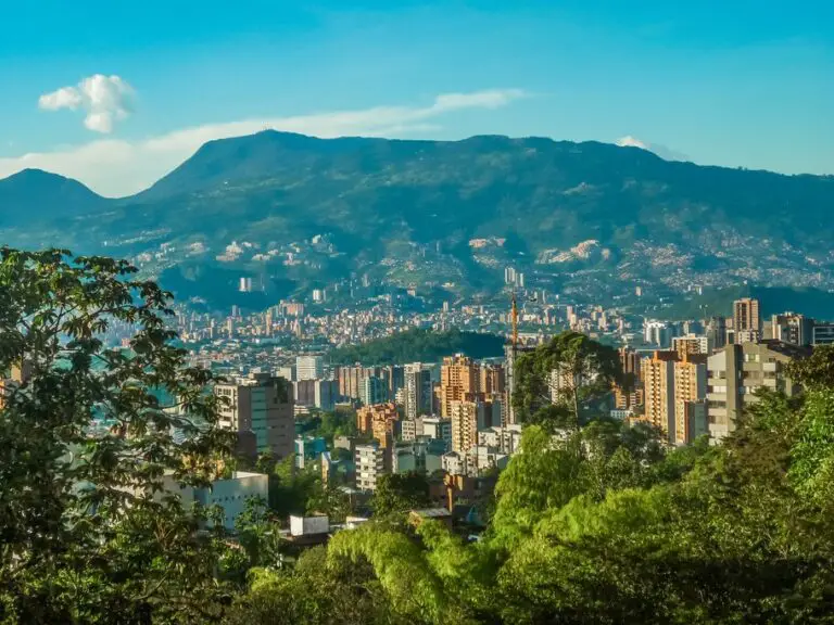 Explore Colombia: Medellín y Los Nevados – 9 días
