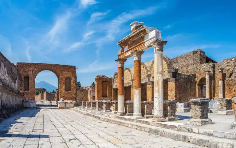 Cómo llegar a Pompeya: mejores rutas y consejos de viaje