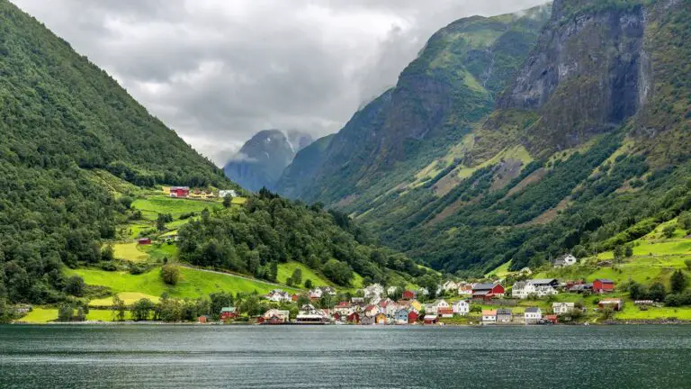 Aventura por la ciudad, la montaña y el fiordo de Noruega – 8 días