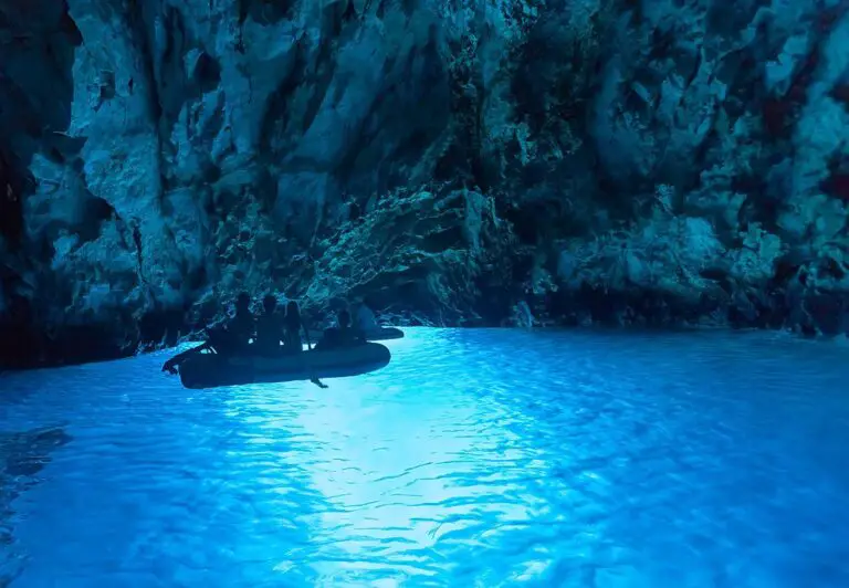 Cómo llegar a la Cueva Azul: mejores rutas y consejos de viaje