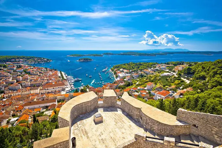 Aventura en Dalmacia: Dubrovnik, Korčula, Hvar y Split – 8 días