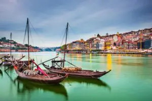 Oporto en 4 días: una guía para viajeros de la mágica ciudad costera de Portugal