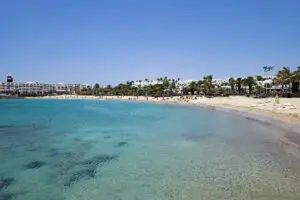 Costa Teguise y Puerto del Carmen para tus vacaciones en Lanzarote