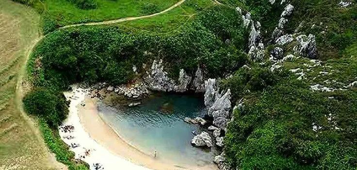 La playa más pequeña del mundo Asturias