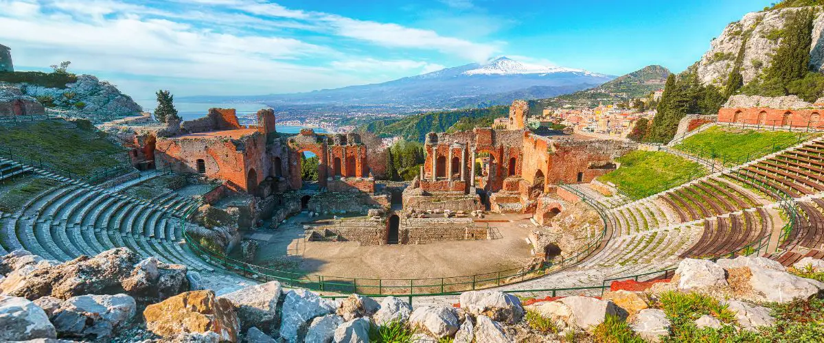 Taormina en Italia: Un tesoro siciliano